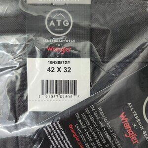 Wrangler ATG Dark Grey Cargo Reinforced Utility Pants Brand New 42 X 32